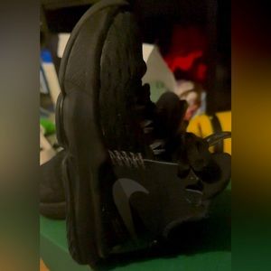 Nike Flex Runner Triple Black Toddler Kids 4/5 years Old Color: Black | Size 11C